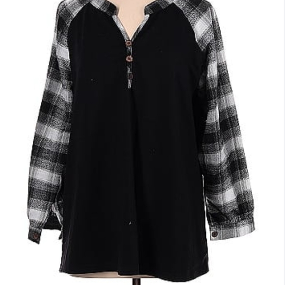 Bloomchic womens black and white henley long sleeve size 10 or us M NWT - Picture 1 of 9